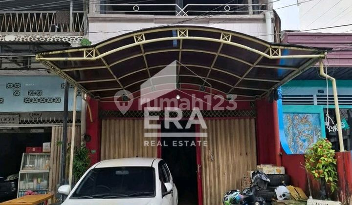 2-Story Shop House Located in Samarinda City, Suitable for Business Premises as it is Situated in a Busy Market Area 1