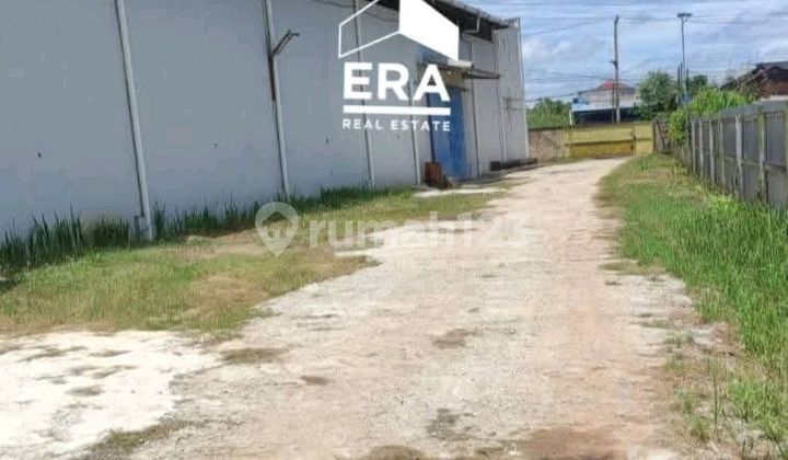 Warehouse for Rent, Located on the Outskirts of the City. 7 Minutes to the Shopping Center. Suitable for Heavy Equipment, Mining Businesses, etc.