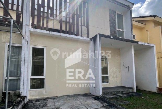 Rumah 2 Lantai di Komplek Perumahan Elit Samarinda Rumah 2 Lantai di Komplek Perumahan Elit Samarinda