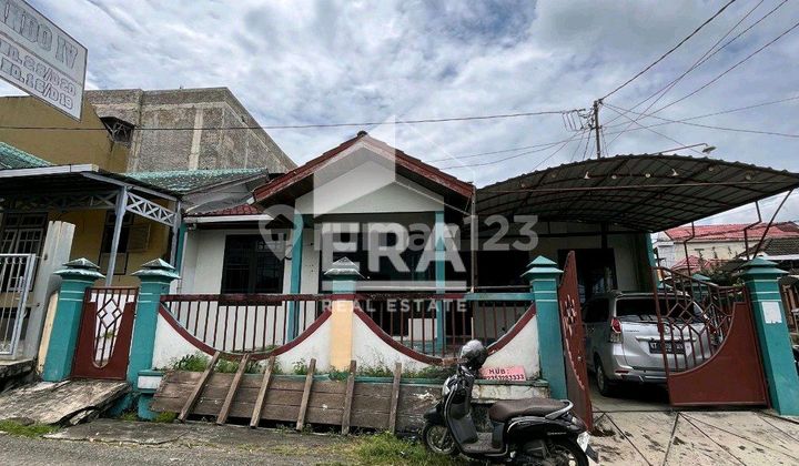 Rumah 1 Lantai untuk Keluarga Kecil , Minim Renovasi . Jangan Lewatkan Kesempatan Ini dengan Harga yang Best Deal Rumah 1 Lantai untuk Keluarga Kecil , Minim Renovasi . Jangan Lewatkan Kesempatan Ini dengan Harga yang Best Deal