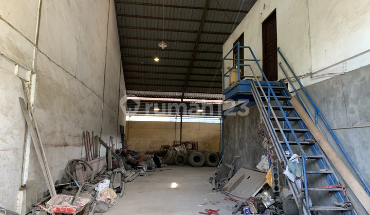 FOR RENT WAREHOUSE LOCATED IN THE CENTER OF SAMARINDA CITY FLOOD-FREE