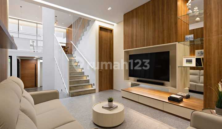 Rumah Mewah dan Strategis Di Sutera Feronia Area Alam Sutera