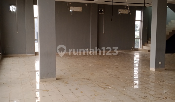 2-Story Linked Shophouse + Rooftop Jl. Raya Bogor 2