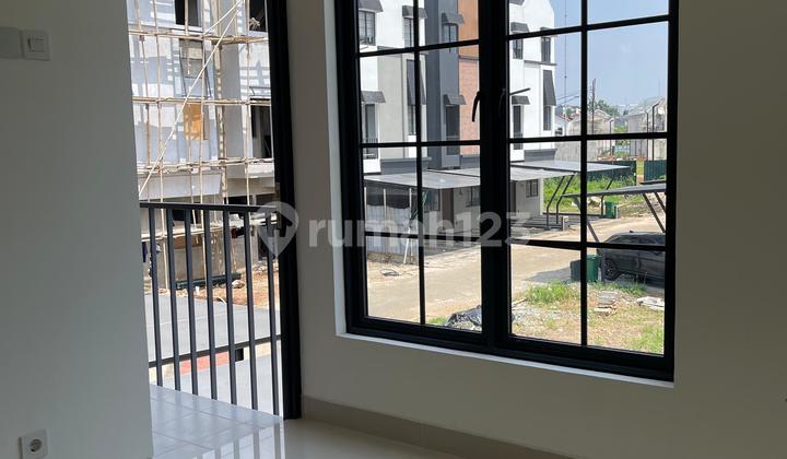 Rumah 2 Lantai Bebas Banjir Di Jakarta Timur