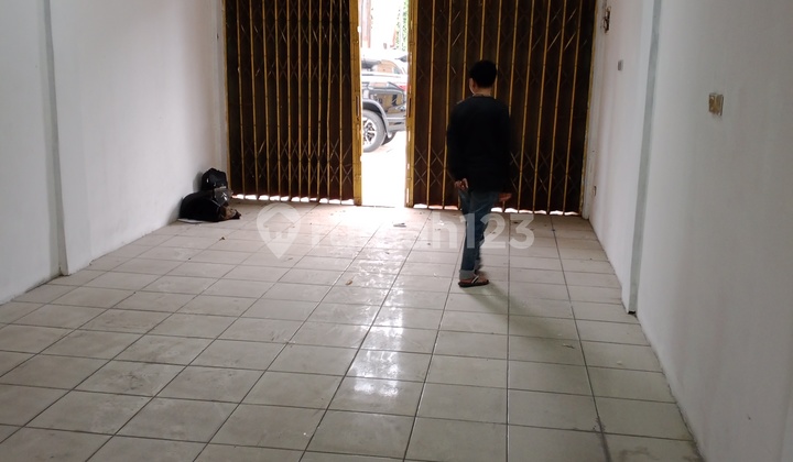 For Rent: 2-Story Shop House on Kelapa Dua Street, Cimanggis, Depok For Rent: 2-Story Shop House on Kelapa Dua Street, Cimanggis, Depok