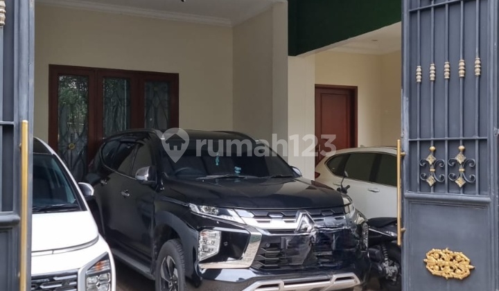 Rumah Mewah 3 Lantai Kolam Renang Indoor Cinere Depok 2