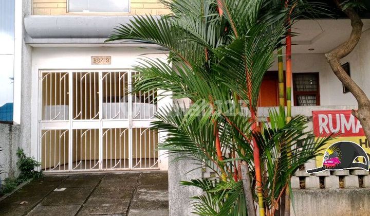 Luxurious 2-Story House in the Mekarsari Area, Depok