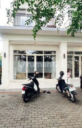 2-Story Shop House in Villa Pererenan Complex 2
