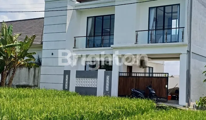 An elegant and comfortable 2-story villa in Cemagi An elegant and comfortable 2-story villa in Cemagi