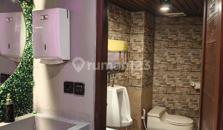 3-Story Commercial Building Restaurant Still Operating Under Lease in Strategic Canggu Area