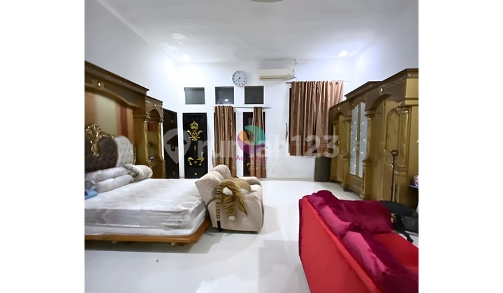 For Sale: 5-Bedroom, 6-Bathroom House in Kota Wisata, Bogor. 2