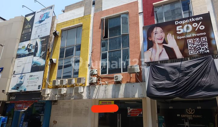 CSB Yellow Ribbon Ruko ex Salon, in a row with Karaoke Rain, located on Jalan Cipto Mangunkusumo, Cirebon. CSB Yellow Ribbon Ruko ex Salon, in a row with Karaoke Rain, located on Jalan Cipto Mangunkusumo, Cirebon.