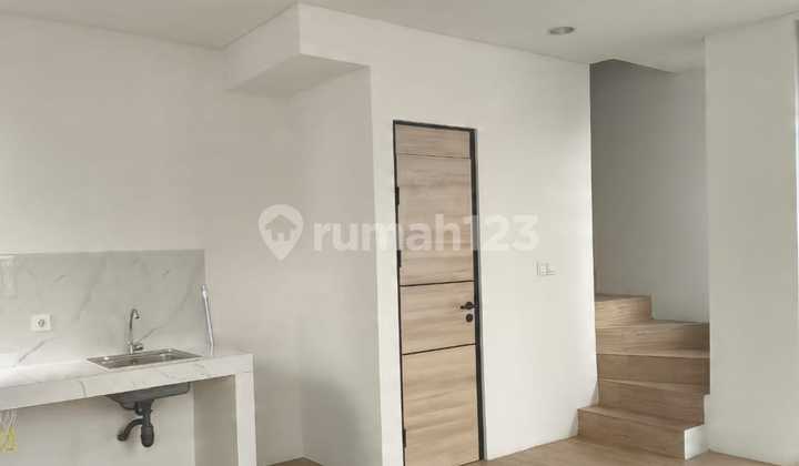 Sewa Rumah Hook Strategis di Cendana Clov'r Karawaci 2