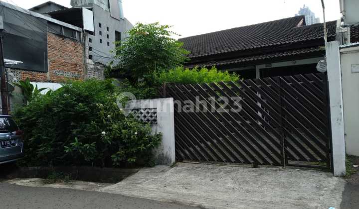 Harga Turun! Rumah SHM Prime Kebayoran Lama 300 M²