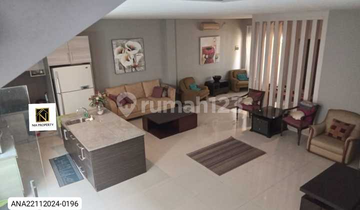 Rumah Modern 3Lantai Raffles Hills Cibubur Rumah Modern 3Lantai Raffles Hills Cibubur
