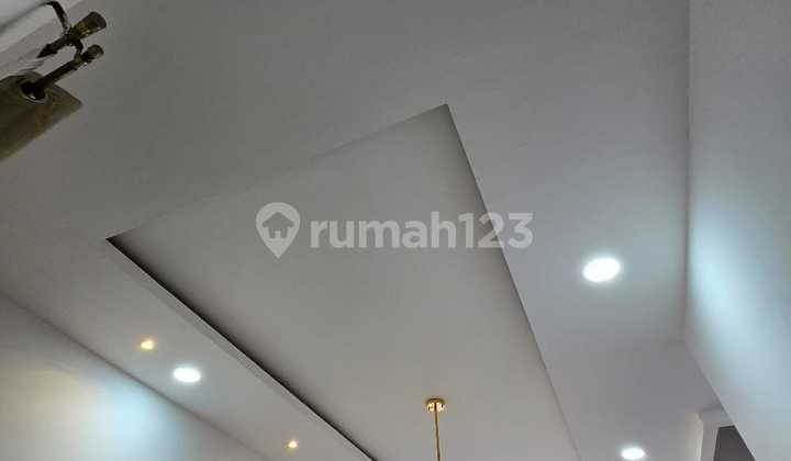 Semi-Furnished Modern House at Riverside Golf Hill, Cibubur 2