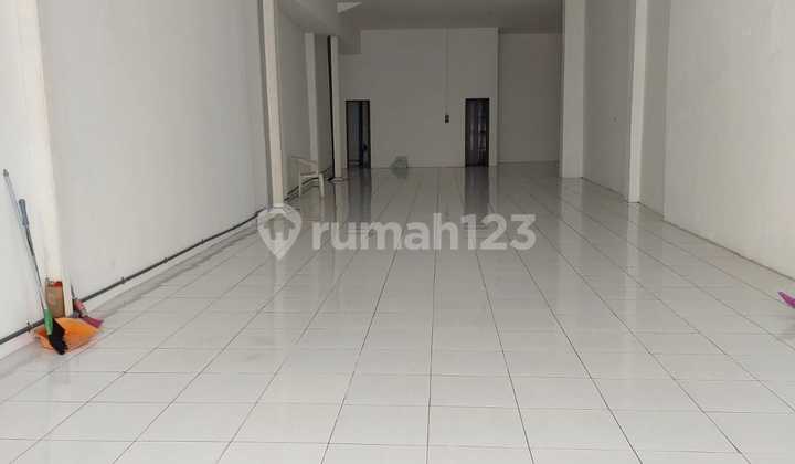 For Rent: Single-Story Shop House in Surabaya's Wholesale Center 2