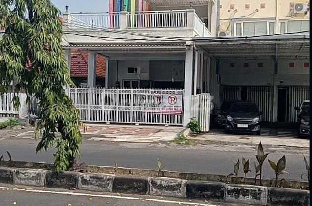 For Sale/Rent: Shop House in Central Surabaya, Near Gelora 10 November Surabaya 2