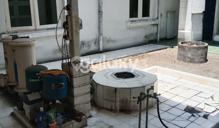 Rumah Strategis Di Tengah Kota ( Surabaya Pusat ) 2