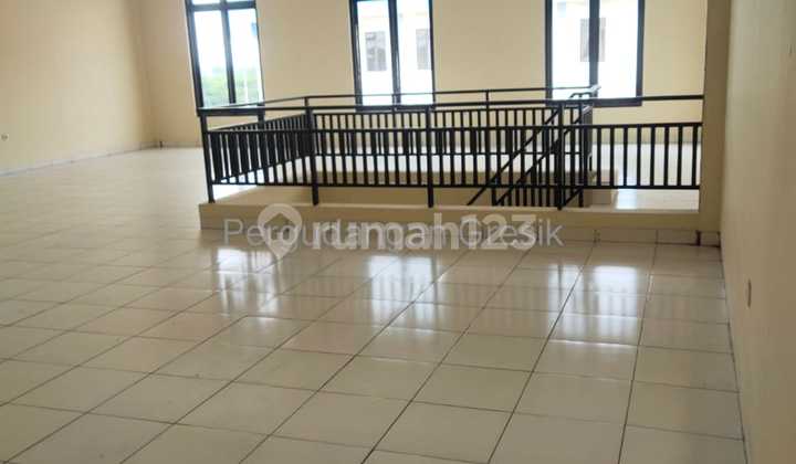 Warehouse for Rent, Ready to Use, in Benjeng Gresik