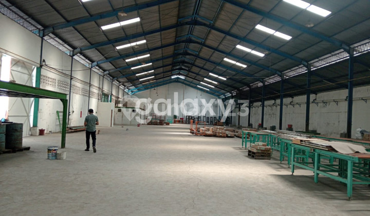Warehouse for Rent in Margomulyo Indah