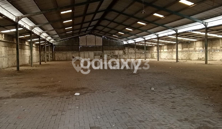 Warehouse in Margomulyo Indah