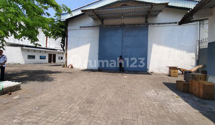 The industrial area of Osowilangun, near Margomulyo, with easy access to the toll gate and Gresik. The industrial area of Osowilangun, near Margomulyo, with easy access to the toll gate and Gresik.