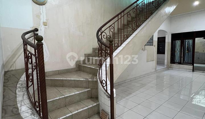 Dijual Rumah 2 Lantai dan Gudang Bagus di Tuparev, Cirebon 2