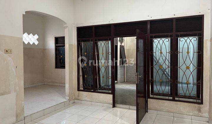 Dijual Rumah 2 Lantai dan Gudang Bagus di Tuparev, Cirebon 2