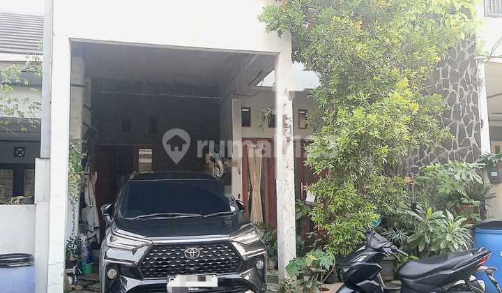 Rumah 2 Lantai Siap Huni di Komplek Puri Gading. Vila Besakih, Jati Melati, Bekasi