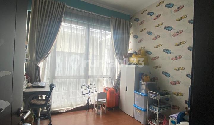 House for sale in a strategic location, Sector 9 Bintaro Jaya.