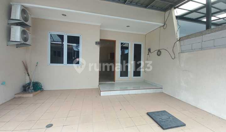 For Rent: Neat 6X17 House in Molek, Kelapa Gading, Ready to Occup For Rent: Neat 6X17 House in Molek, Kelapa Gading, Ready to Occup
