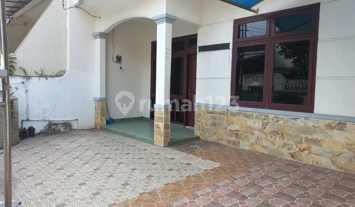 Disewa Murah Rmh 5 KT di Komplex Walikota Bcs 2 LT Disewa Murah Rmh 5 KT di Komplex Walikota Bcs 2 LT