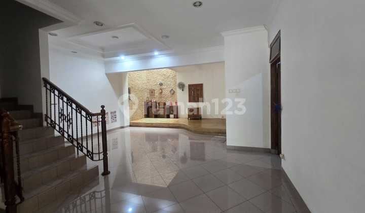 Rent Quickly House 9x17 in Janur Elok, Neat, Ready to Occupy, Kelapa Gading Rent Quickly House 9x17 in Janur Elok, Neat, Ready to Occupy, Kelapa Gading