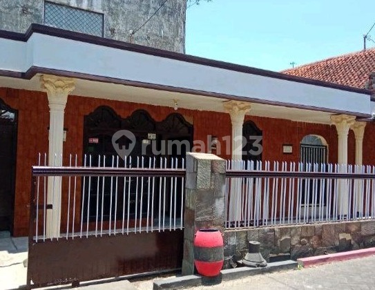 One-Story Majapahit Banteng City House, Strategic Location with Toll Road and Supermarket. 1