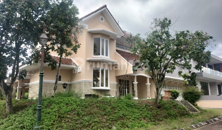 2-Story House in Exclusive Neighborhood Near UGM Facilities Ull Ngaglik