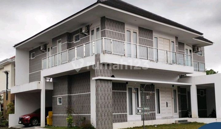Rumah 2 Lantai Hook Dekat UGM UII Jalan Kaliurang Strategis