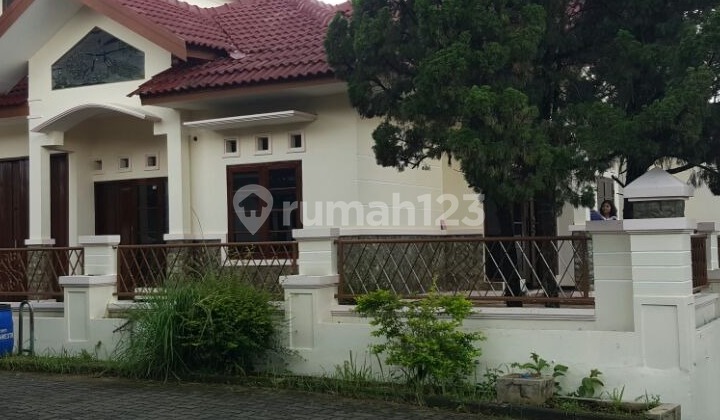 Two-Story Hook House in Banyumanik, Duta Bukit Mas Cluster, Safe and Comfortable. 2