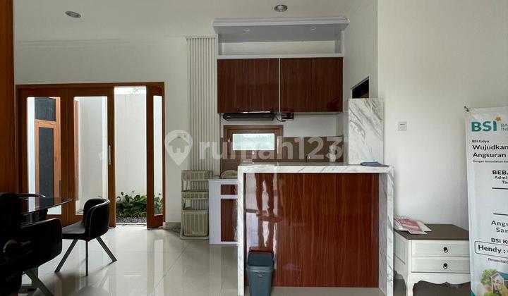 Nice House with SHM in Ngemplak Sleman, Strategic Location, Ready to Occupy 2