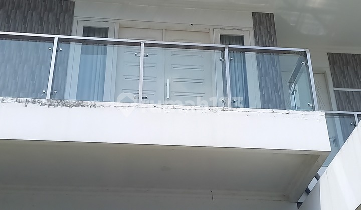 Rumah 2 Lantai Hook Dekat Ugm Uii Jalan Kaliurang Strategis 2