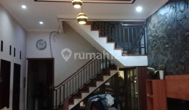 Asri 2-Storey House in Pasar Rebo and Ready to Occupy Asri 2-Storey House in Pasar Rebo and Ready to Occupy
