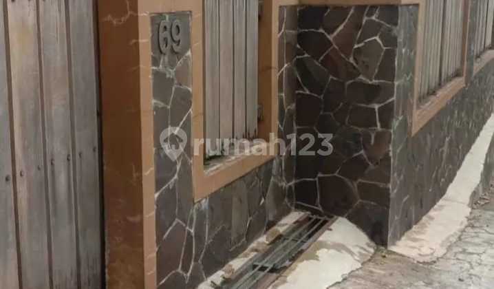 Asri 2-Storey House in Pasar Rebo and Ready to Occupy 2