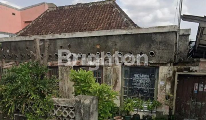 RUMAH ETNIK TUA / HITUNG TANAH LOKASI TENGAH KOTA DEKAT PASAR KLEWER 1