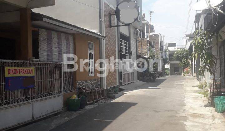 RUMAH DI BELAKANG UNS 1