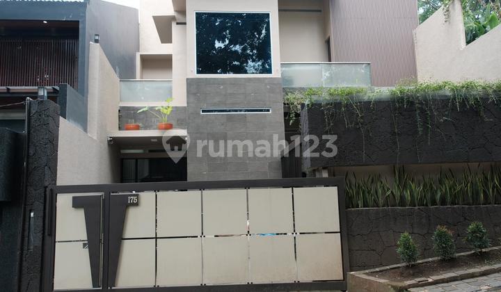 Dijual Rumah Private Pool di Cigadung Bandung Dijual Rumah Private Pool di Cigadung Bandung