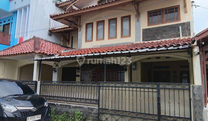Dijual Rumah 3 Lantai (Semi Furnished) Di Komplek Kota Baru  2