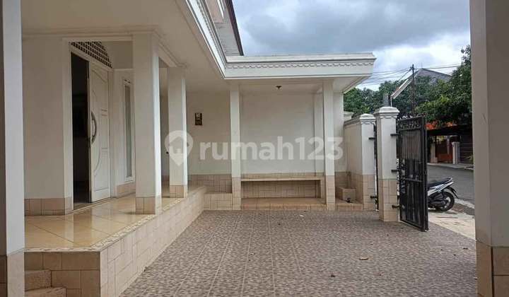 Rumah Villa dengan City View di Awiligar Bandung 2