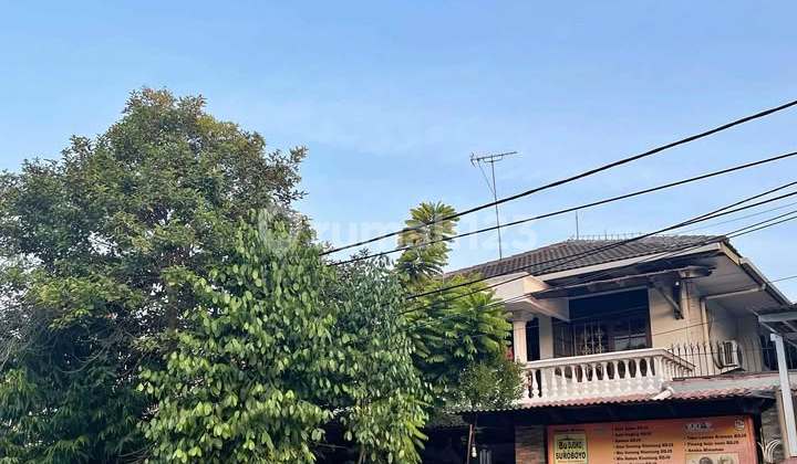 Properti eksklusif dua lantai Di Pulo Asem, Jakarta Timur Properti eksklusif dua lantai Di Pulo Asem, Jakarta Timur