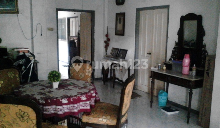 House Suitable for Business in Downtown, Karang Menjangan Area Surabaya 2