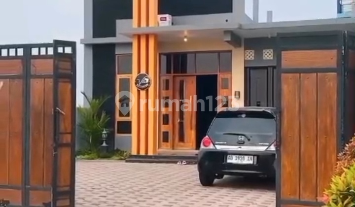 Villa Yogyakarta Dgn Kolam Renang Dengan View Gunung Merapi